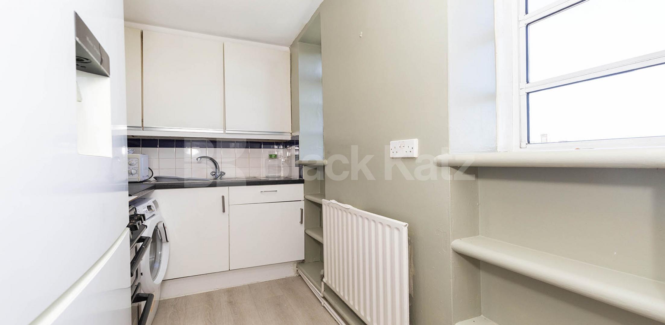 Spacious modern one bed mins to Tube Shops & Regents Park Mornington Crescent , Camden